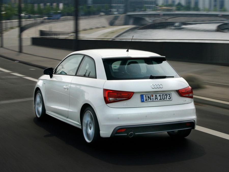 Audi A1 TDI S-Line (8X) 2010 года  (фото 3 из 6)